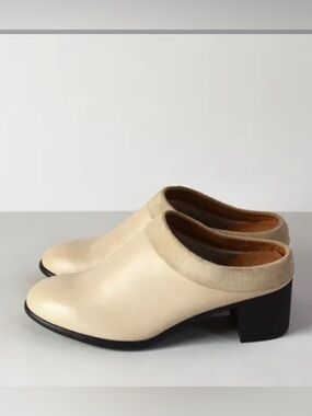 HOPP STUDIOS COLLARED NUBUCK TAUPE TAN MULE CLOGS SIZE 9